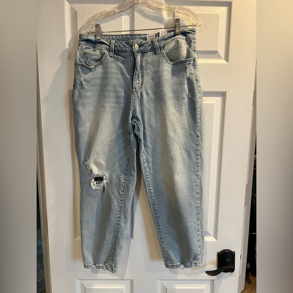 Time and Tru mid rise Jeans
